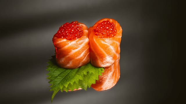 Salmon Ikura Gunkan.